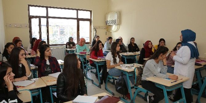 Büyükşehir 10 Bin Öğrenciye Eğitim Veriyor