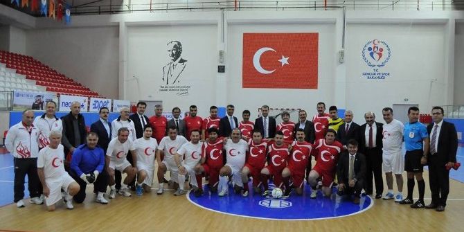 Amatör Spor Haftası’nda Dostluk Maçı Düzenlendi