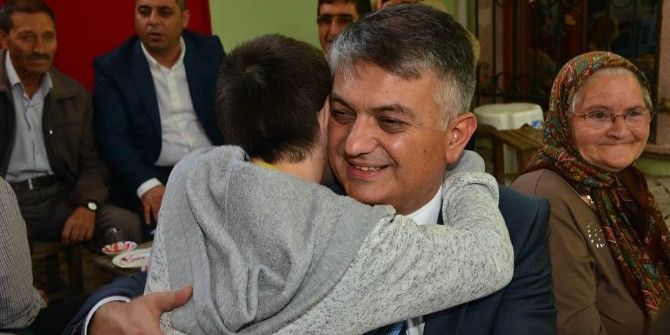 Vali Yazıcı Esnafı Ziyaret Etti