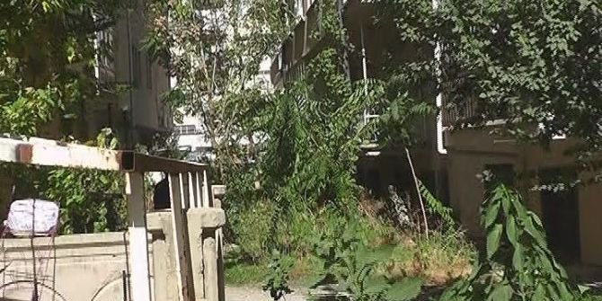 Cam Silerken Pencereden Düşen Genç Kız Yoğun Bakıma Alındı