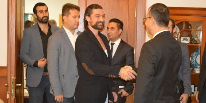 ‘Diriliş Ertuğrul’ Dizisi Oyuncularından Vali Toprak’a Ziyaret