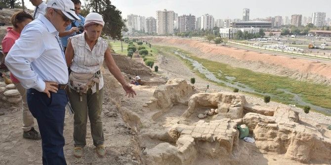 Vali Çakacak, Yumuktepe Höyüğü’nde İncelemelerde Bulundu