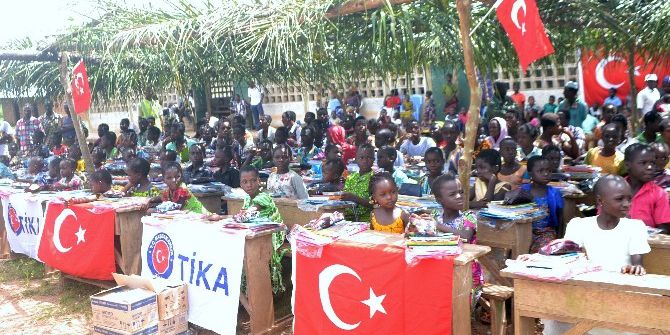 Togo’da 500 Öğrenciye Kitap Ve Okul Malzemeleri Desteği