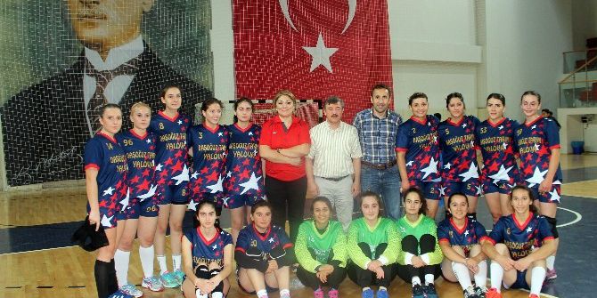 Yalova Gençlik Hizmetleri Spor Kulübü 2. Lig’e Yükseldi