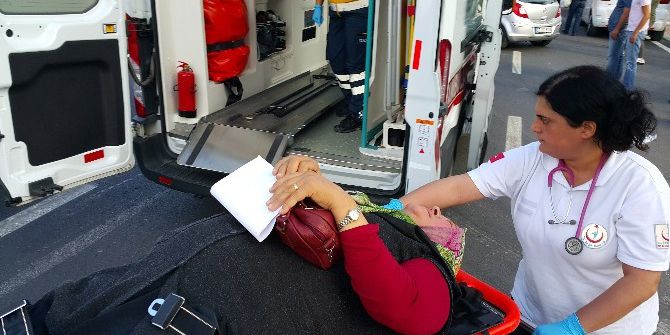 Taksinin Çarptığı Kadın Yaralandı