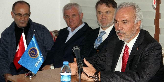 Belediye Başkanı Kamil Saraçoğlu, Birlik Vakfı’nın Konuğu Oldu