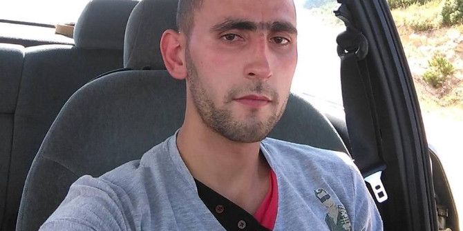 Kaza Sonrası Refüje Çıkan Otomobil Mobese Direğine Çarparak Durabildi: 1 Ölü, 2 Yaralı