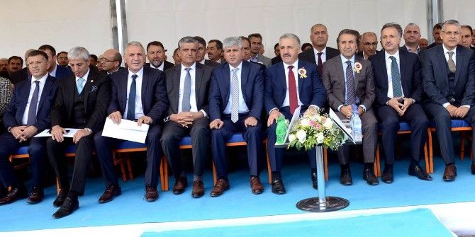 Vali Özefe, Cazibe Merkezleri Ve Kalkınma Toplantısına Katıldı