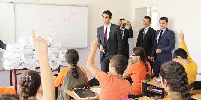 Çemişgezek Kaymakamlığından Öğrencilere Destek
