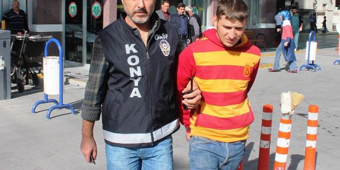 Hırsızlık İçin Girdiği Evin Sahibini Satırla Gasp Etti