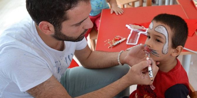 Yüreğir Gençlik Merkezi Gönüllü Gençleri Minikler İle Bir Araya Geldi