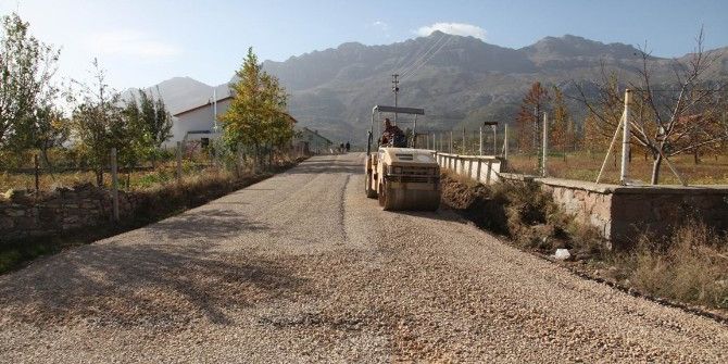 Seydişehir’de Soğuk Asfalt Çalışmaları Sürüyor