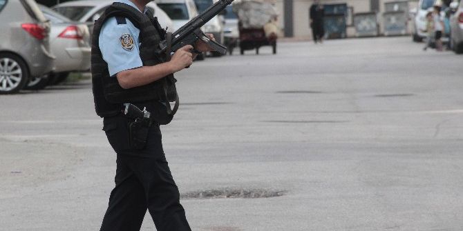 Orduevi Önünde "Peçeli Uzun Namlulu Erkek" Alarmı