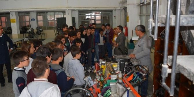 Osmaneli’de 8. Sınıf Öğrencileri İçin "Geleceğe Yolculuk" Projesi