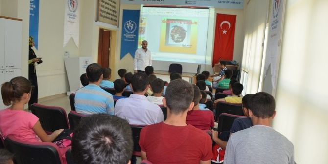 Gençlik Merkezinden Madde Bağımlılığı Semineri