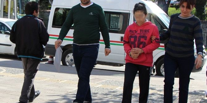 18 Günlük Bebeğini Duvarlara Çarparak Öldürdü