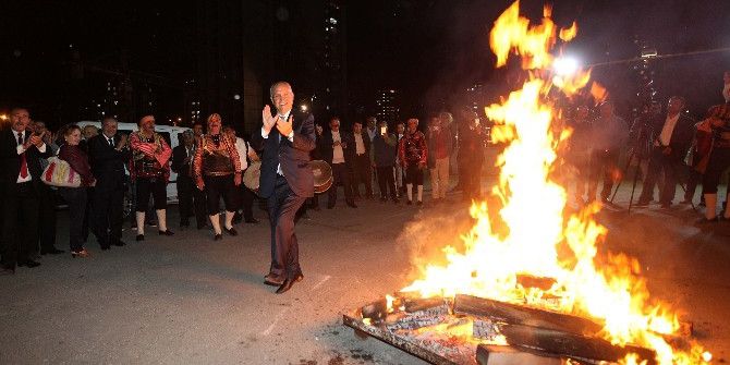 Yenimahalle’de 93’ncü Yıla Özel Coşkulu Kutlama