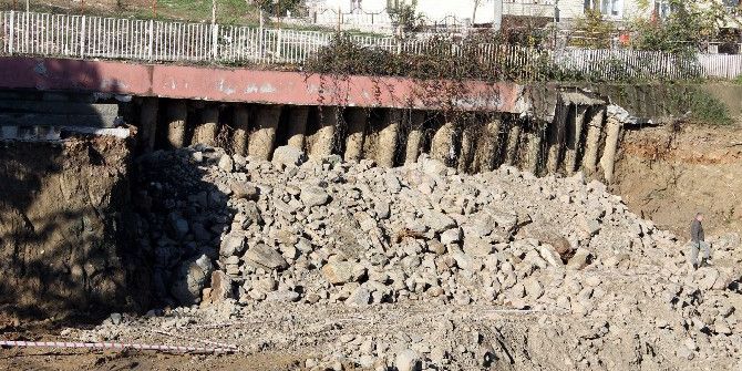 Yalova’da Okul İnşaatında Heyelan