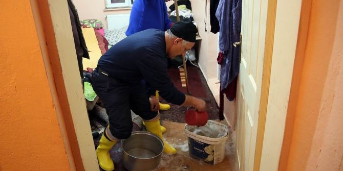 Evini Su Basan Yaşlı Kadın Otele Yerleştirildi
