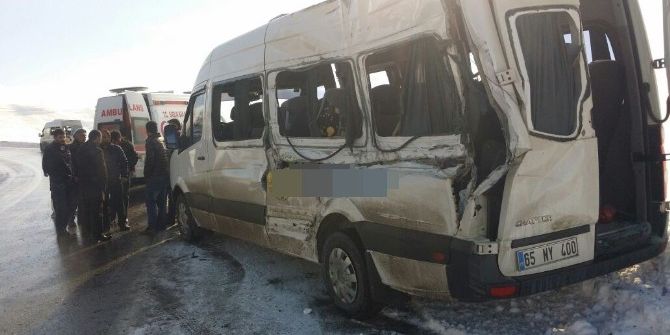 Van’da Trafik Kazası: 3 Yaralı