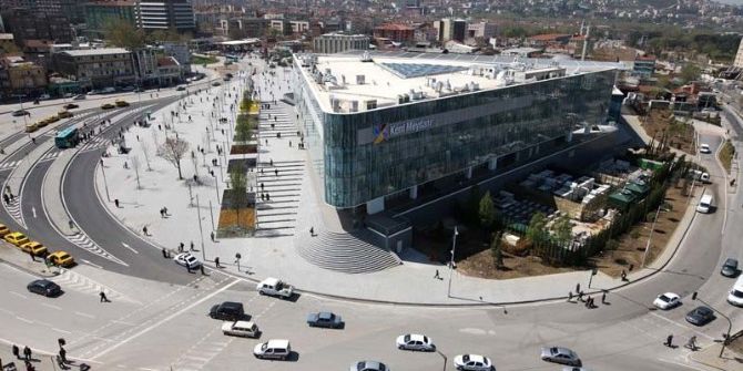 Bursa’da İki Avm Kira Bedellerini Türk Lirası’na Çevirdi