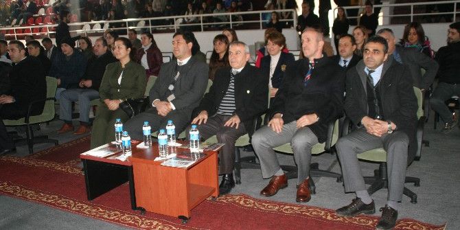 Devrek’te Üniversiteli Öğrencilerden 15 Temmuz Sergisi Açılışı