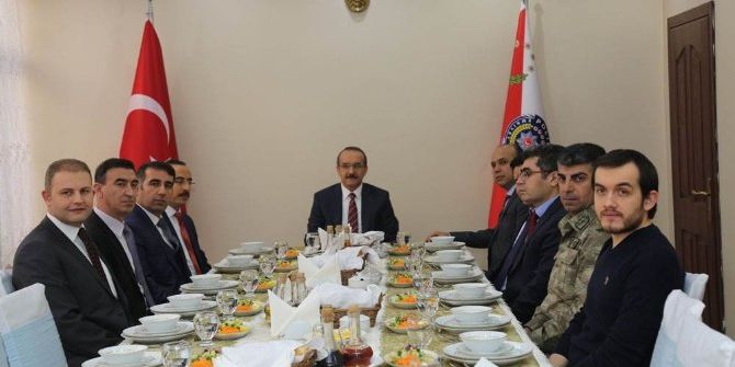 Tayini Çıkan Mülki İdare Amirlerine Veda Yemeği