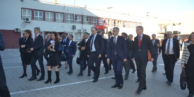 Ab Büyükelçileri Suriyeli Öğrencileri Ziyaret Etti