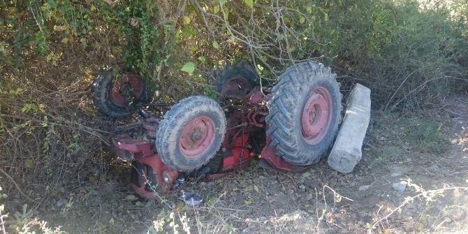 Devrilen Traktörün Altında Kalan Sürücü Hayatını Kaybetti