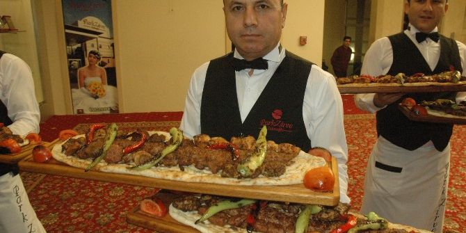 Bakan Çelik’ten Avrupa Birliği Büyükelçilerine Adana Kebabı