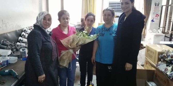 Ak Kadınlar Sanayide Kadın Esnafları Ziyaret Etti