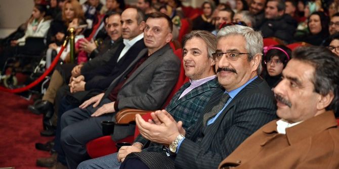 Down Sendromlu Çocukların Performansı Büyüledi