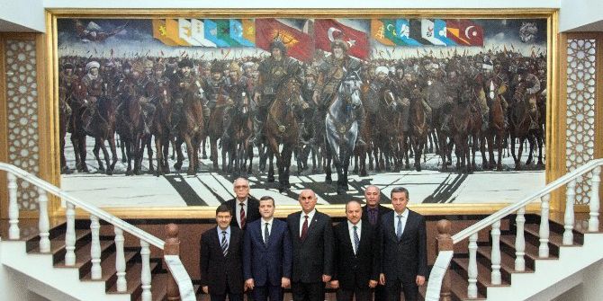 Ahmet Yesevi Üniversitesi Mütevelli Heyeti Manas Üniversitesinde