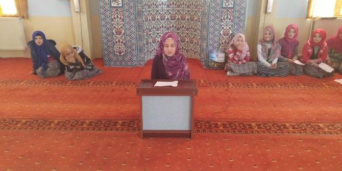 Kız Öğrencilerden Vaaz Programı