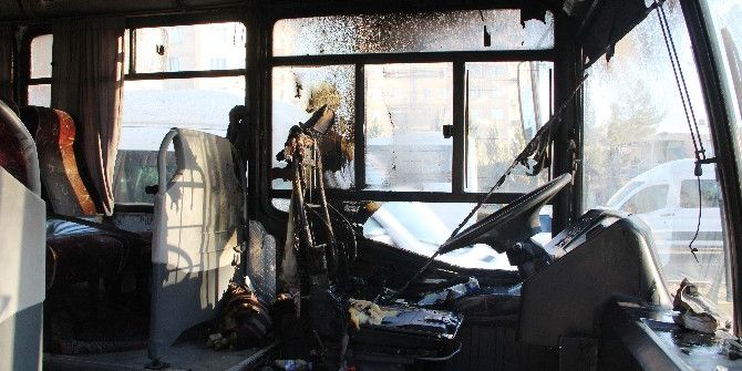 Diyarbakır’da 3 Otobüs Kundaklandı