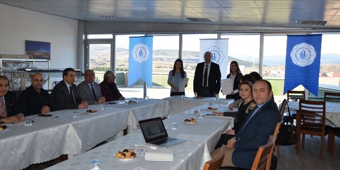 Başarılı Öğrencilere Belgeleri Verildi
