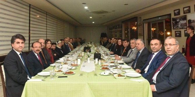 Vali Ata’dan Tayini Çıkan Mülki İdare Amirlerine Veda Yemeği