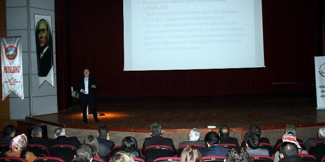 Rehber Öğretmenleri Ve Okul Müdürlerine Konferans Verildi