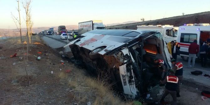 Afyonkarahisar’da Otobüs Kazası: 2’si Ağır, 35 Yaralı (2)