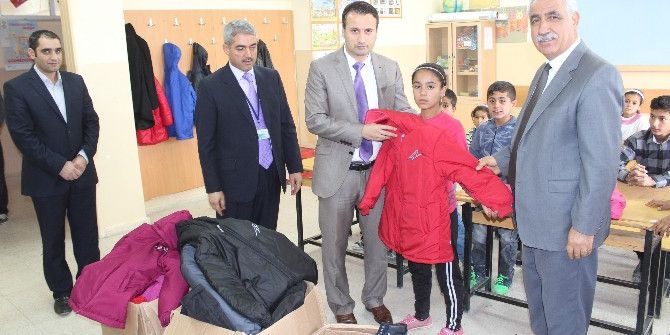 Suriyeli Öğrencilere Giyim Yardımı Yapıldı