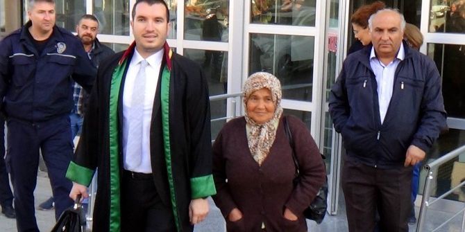 Terlik Davasında Beraat Eden Anne Mahkemede Gözyaşlarına Boğuldu