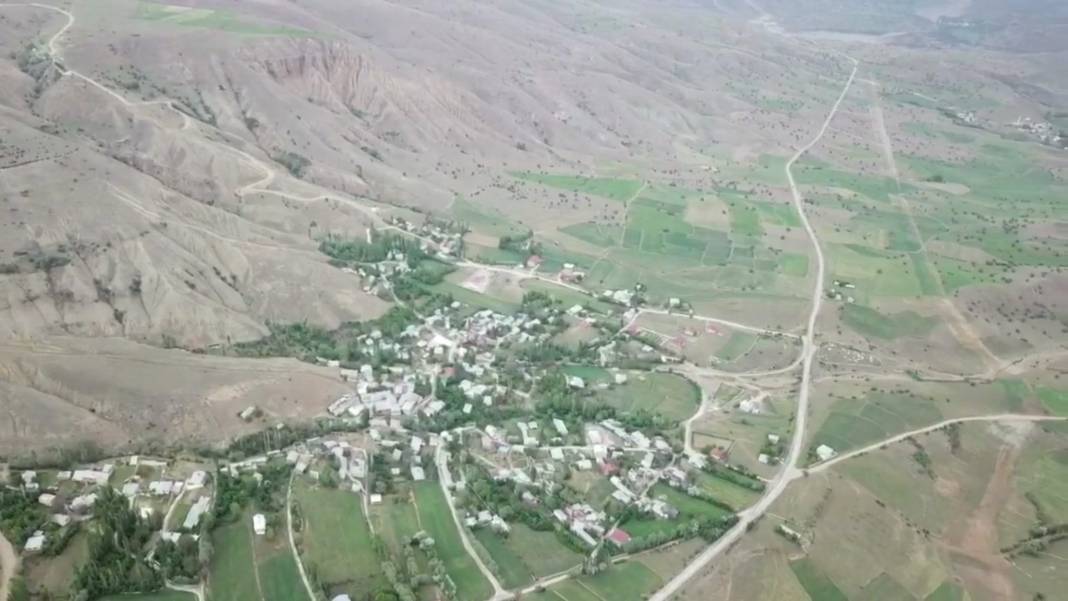 Şemdinli Çevre   Köyü Resimleri 17