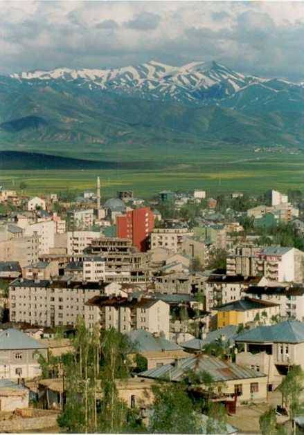 Yüksekova İkiyaka Köyü Resimleri 2