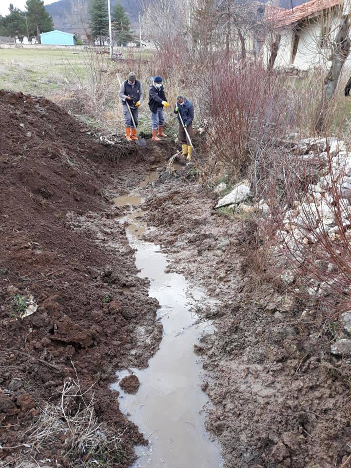 Aslanapa Bezirgan Köyü Resimleri 15