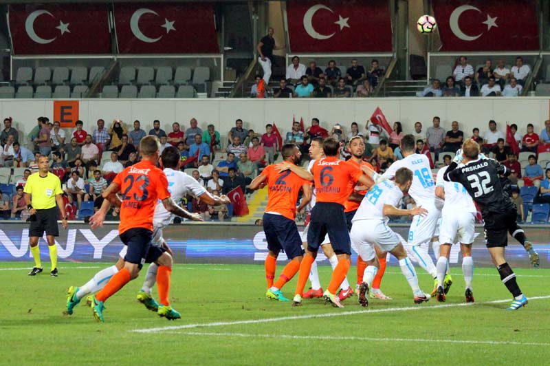 Medipol Başakşehir 0-0 Rijeka Maçından Kareler 10
