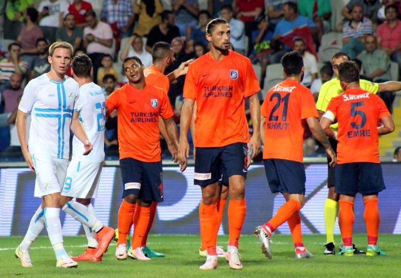 Medipol Başakşehir 0-0 Rijeka Maçından Kareler 12