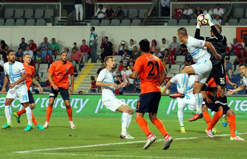 Medipol Başakşehir 0-0 Rijeka Maçından Kareler 6