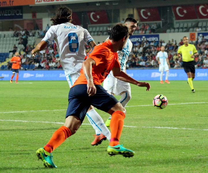 Medipol Başakşehir 0-0 Rijeka Maçından Kareler 9