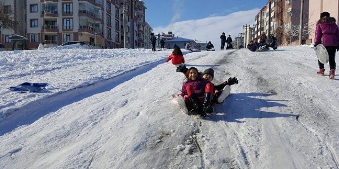 Tepsi İle Kayak Keyfi