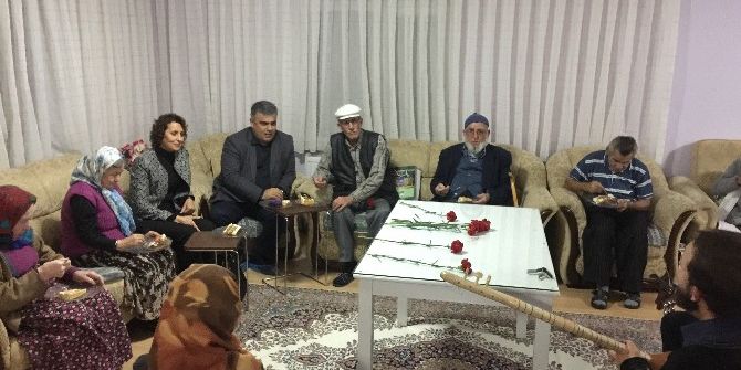 Başkan Özaltun, Yeni Yıla Huzur Evi Sakinleriyle Birlikte Girdi